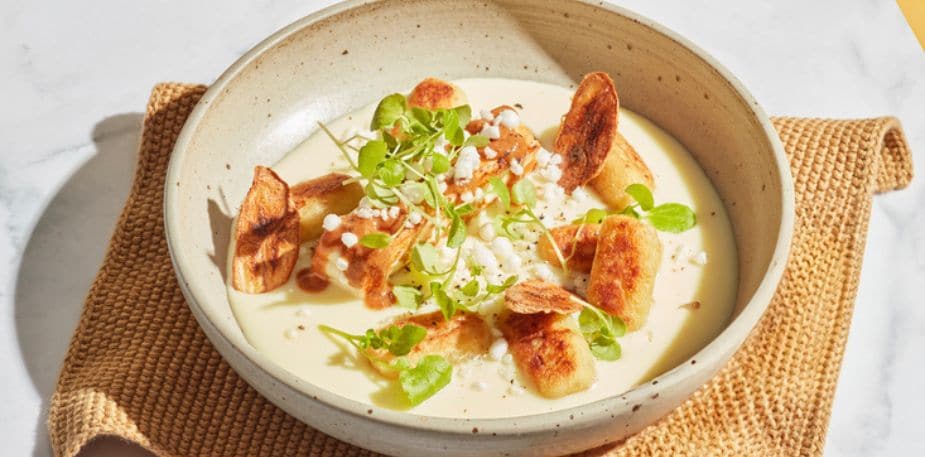 Tapioca Gnocchi, Béchamel de Tucupi et peau de banane caramel grillé, fromage coalho